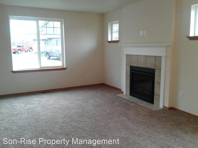 Foto del edificio - 3 br, 2.5 bath House - 4325 Larch Lane #47