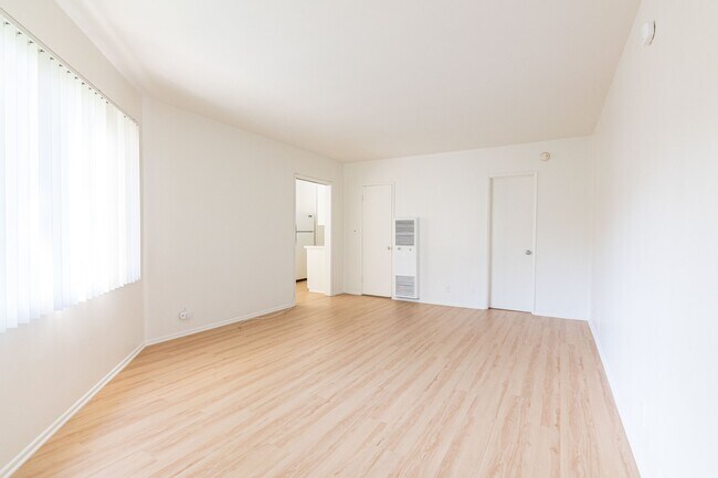 Building Photo - 667-669-669 Levering Ave