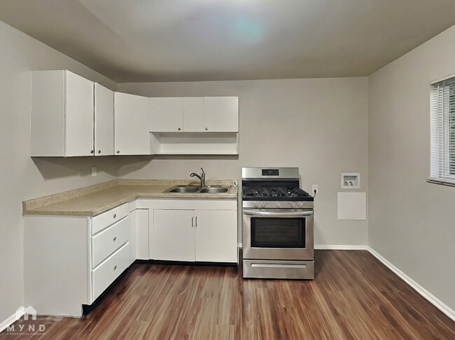 Foto del edificio - 8524 Georgiana Ln