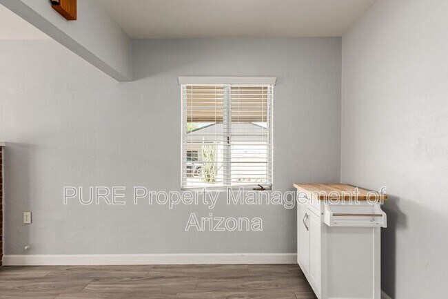 Foto del edificio - 1534 E Griswold Rd