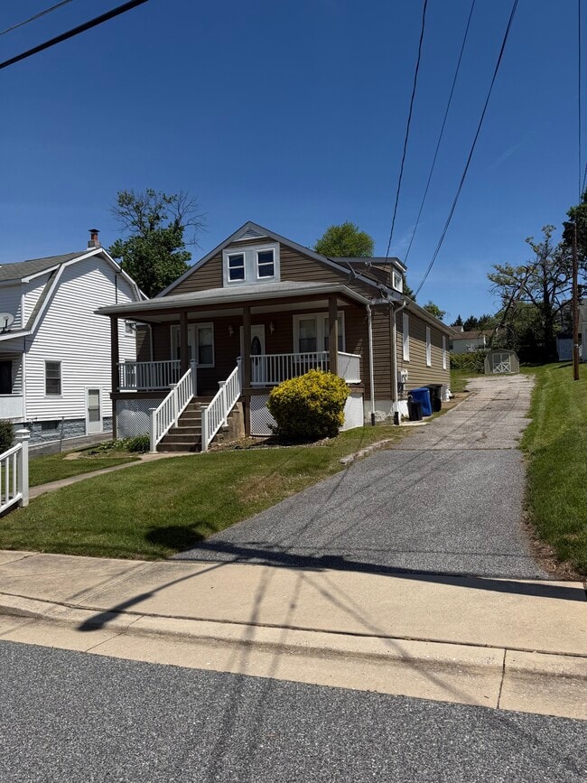 Building Photo - 2019 Northeast Ave
