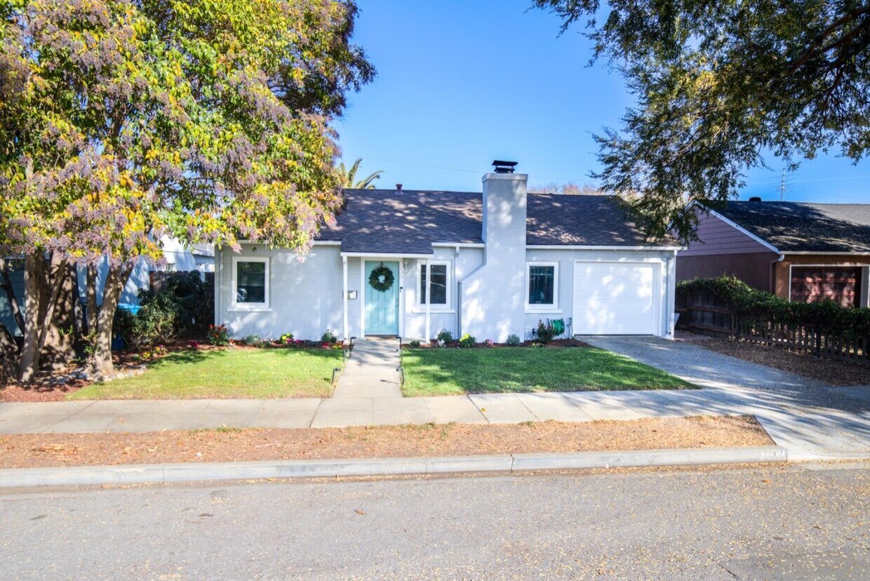Primary Photo - 335 Fairfield Dr