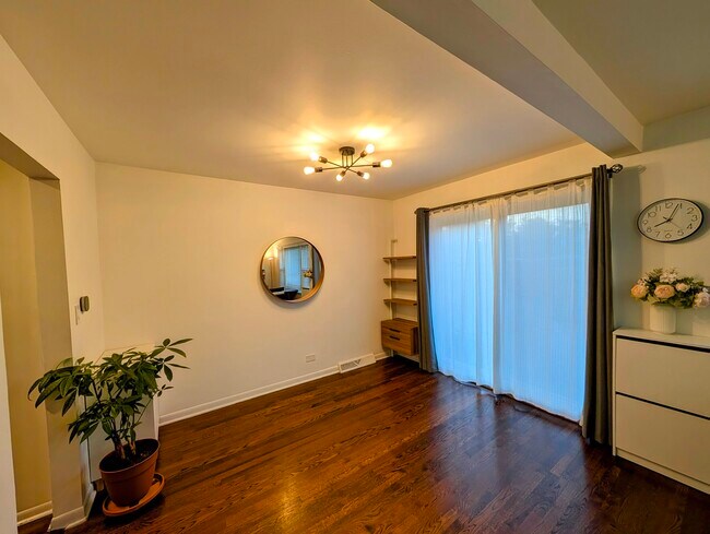 Foto del edificio - 630 Hibbard Rd