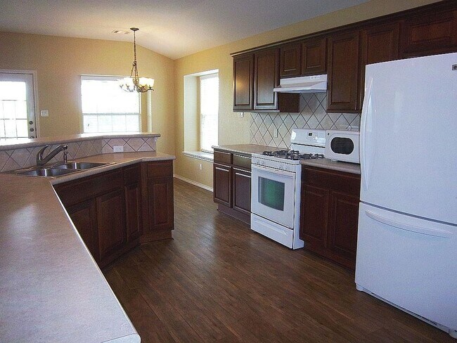 Building Photo - 15105 Dodge Cattle Cove