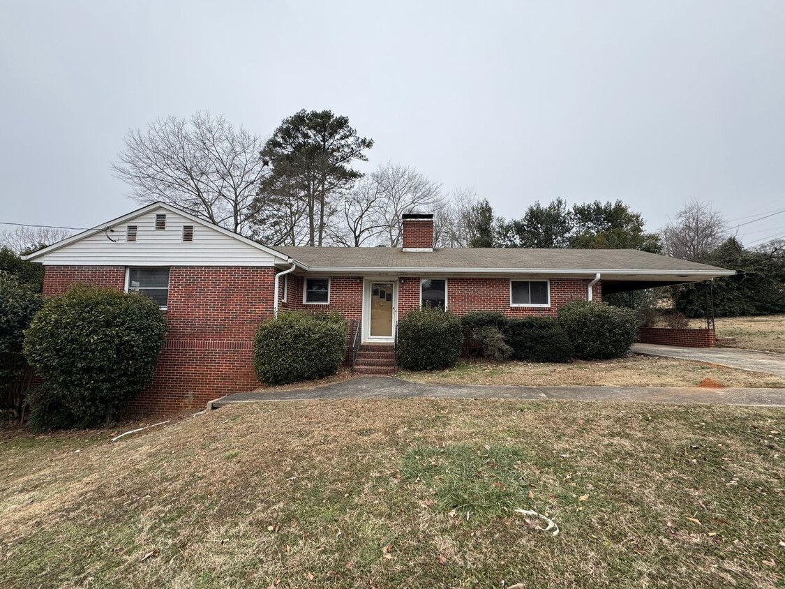 Foto principal - Brick 3/1.5 bath house with bonus in North...