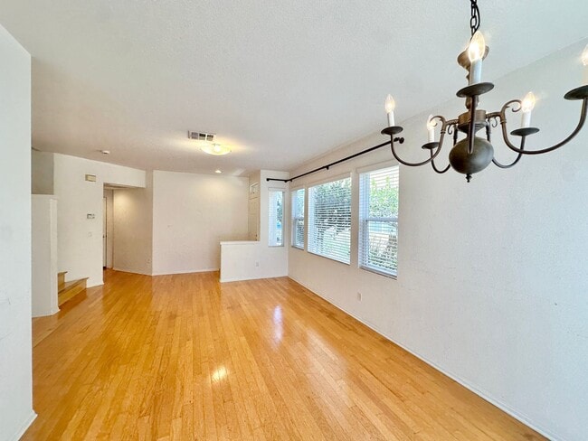 Building Photo - 2 bedroom Scripps Ranch Gem with Attached ...