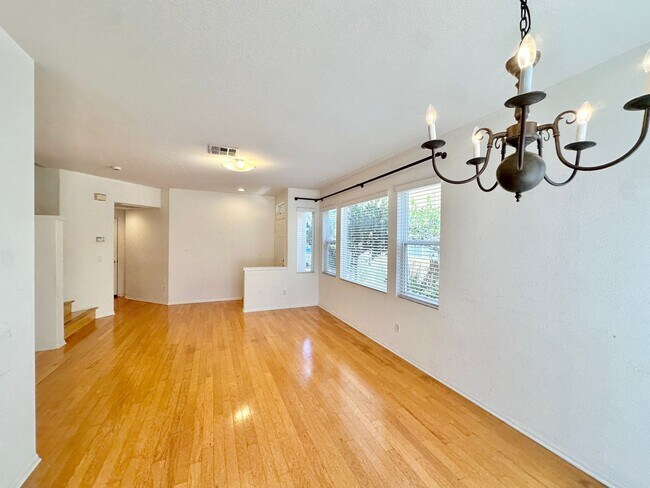 Foto del edificio - 2 bedroom Scripps Ranch Gem with Attached ...