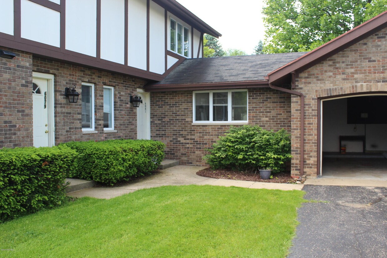 Primary Photo - 6081 Torrington Rd