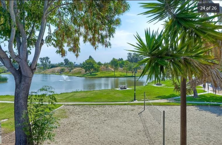 Lake & Play ground - 510 Calle Montecito