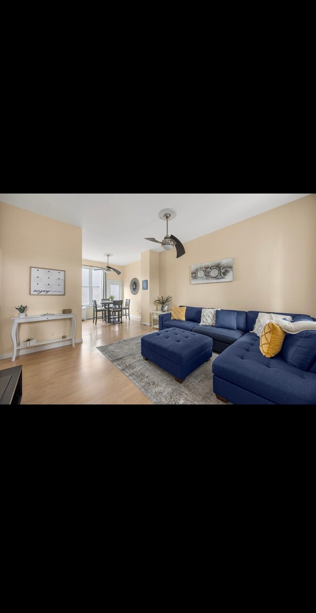 Building Photo - 1627 Dolman St