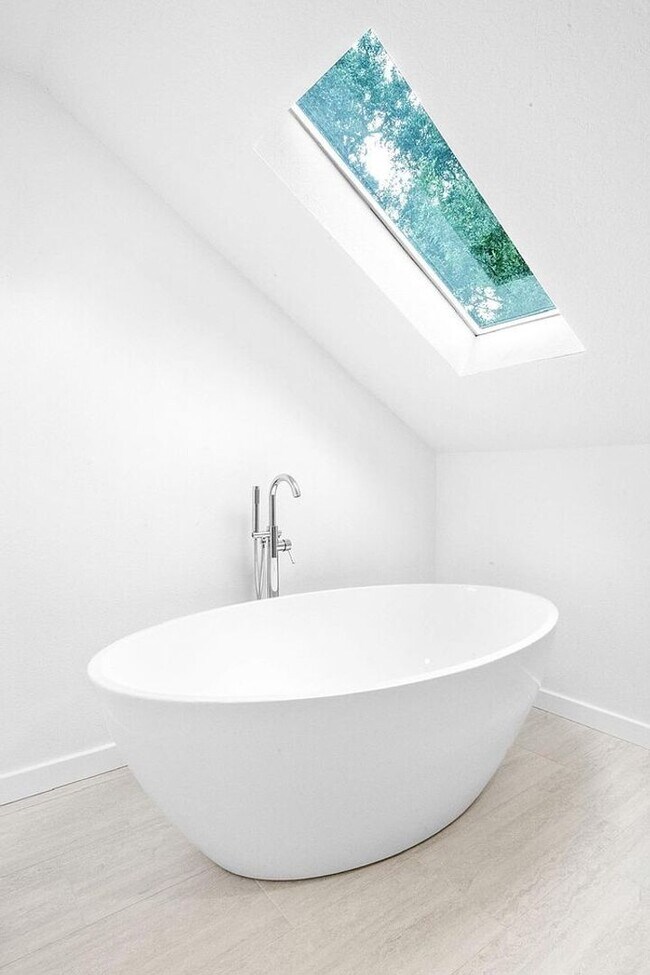 Foto del edificio - 1517 E Esther St