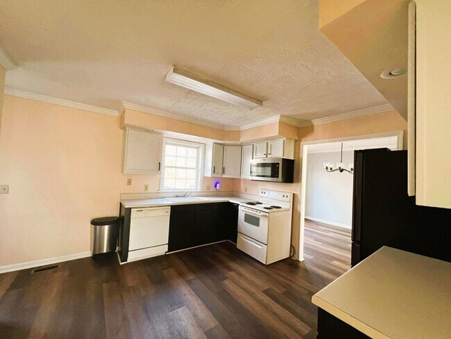 Foto del edificio - 108 Glenn Forest Dr