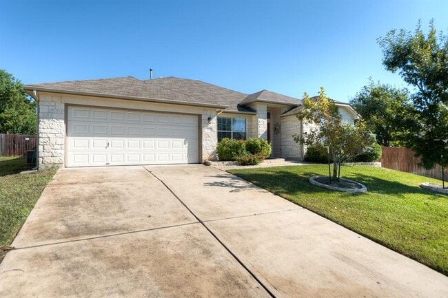 Building Photo - 1611 Briar Hill Dr