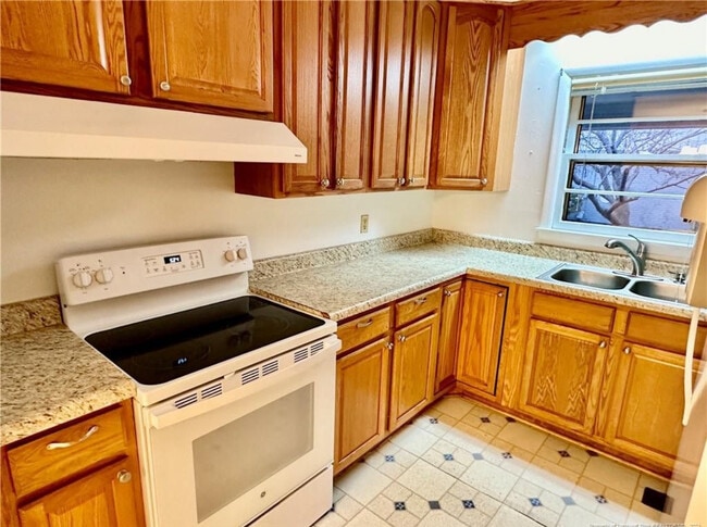 Foto del edificio - 5214 Rodwell Rd