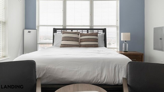 Building Photo - 302 13th St S