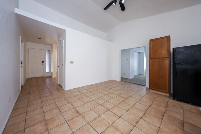 Building Photo - Tucson, AZ - Single-Family - $1,795.00 Ava...