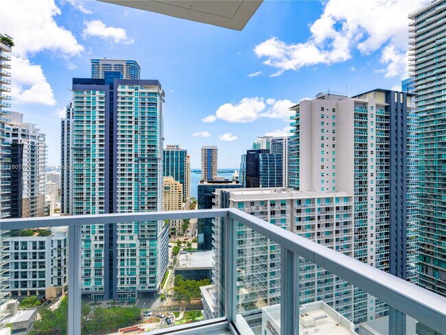 Foto del edificio - 79 SW 12th St