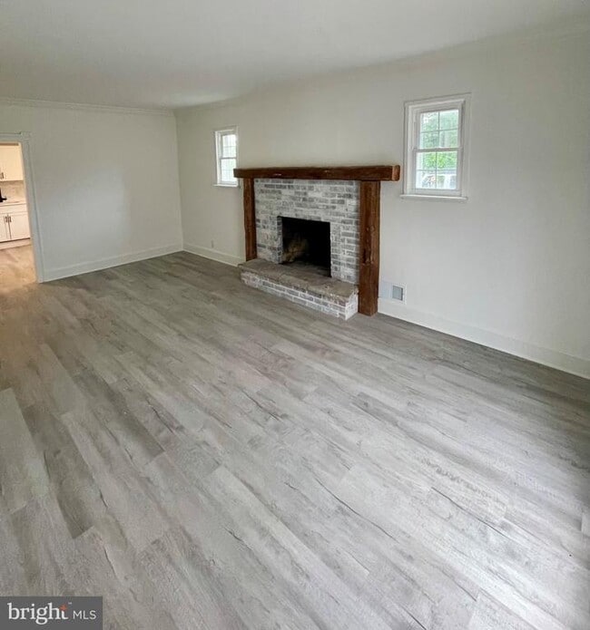Building Photo - 471 N Elmwood Rd