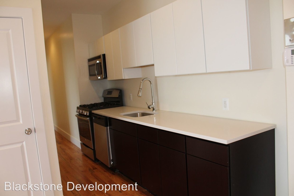 Primary Photo - 1325 N 15th St