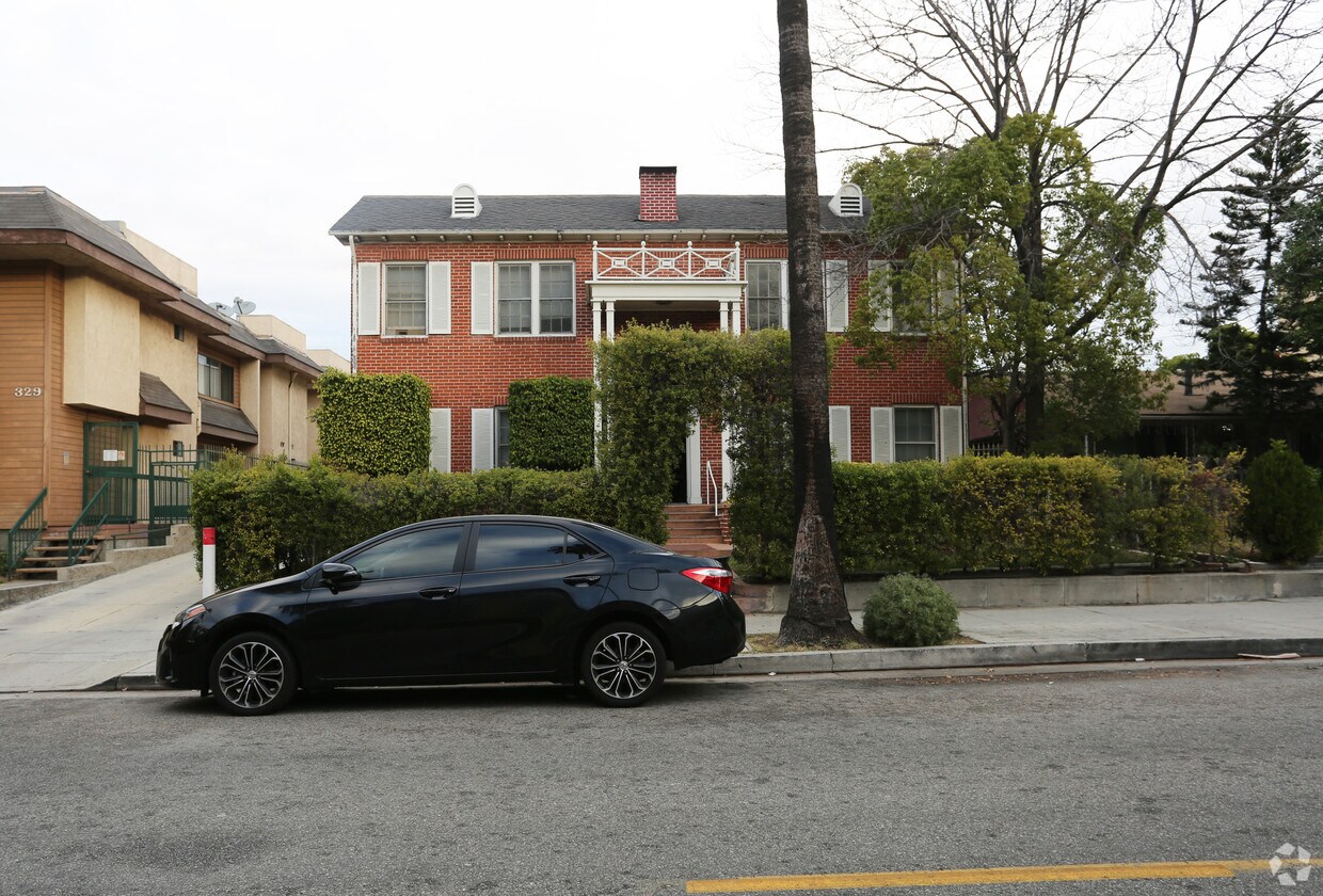 Foto del edificio - 325 W Lomita Ave