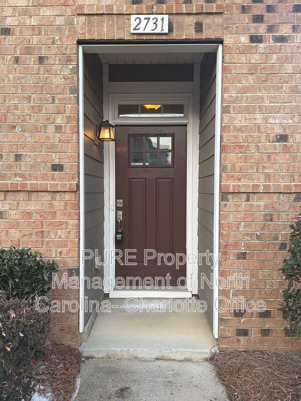 Foto del edificio - 2731 Tranquil Oak Pl