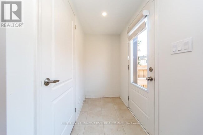 Building Photo - 1448 Coral Spgs Path