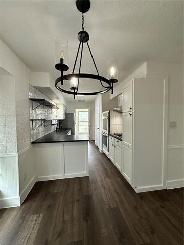 Building Photo - 2019 Mistletoe Dr