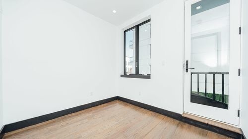 Building Photo - 277 Evergreen Ave