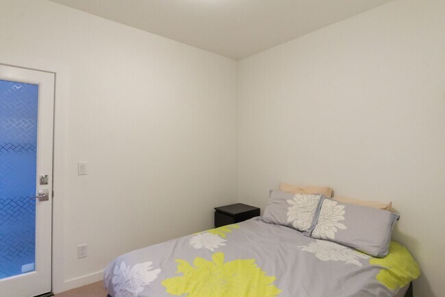 Building Photo - 3Bd/3Ba Seattle Townhouse