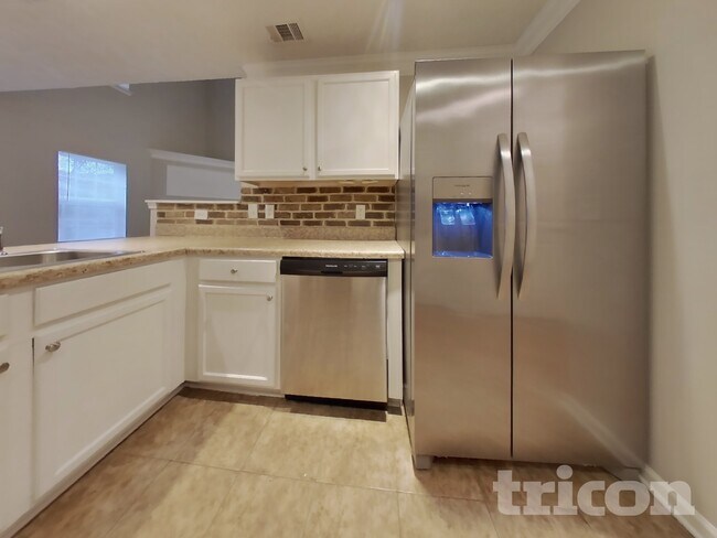 Foto del edificio - 129 Ilex Dr