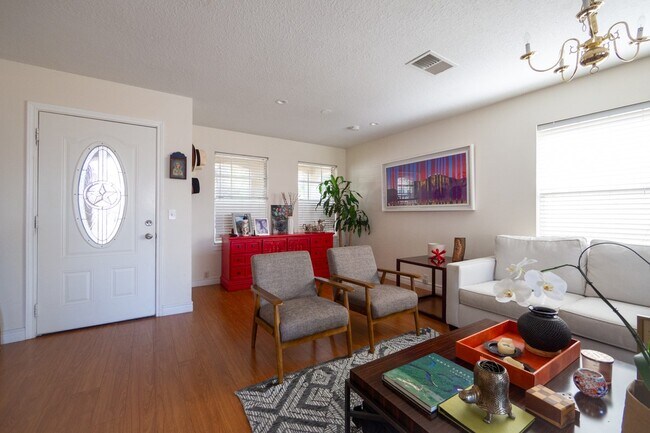 Foto del edificio - 19718 Bluff Canyon Way