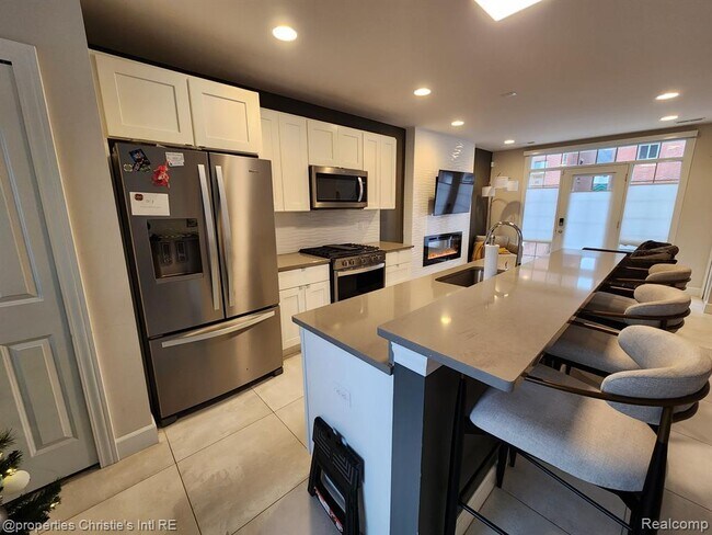 Foto del edificio - 248 Erskine St