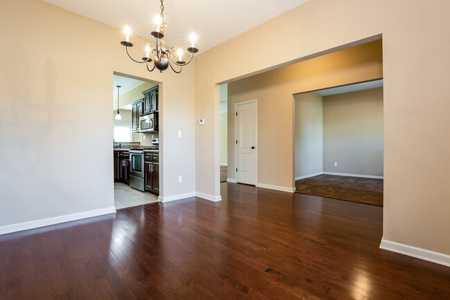 Building Photo - 6057 Vera Ln
