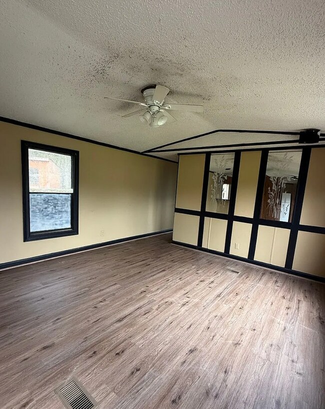 Foto del edificio - 2 bed, 2 bath mobile home for rent in Beauregard