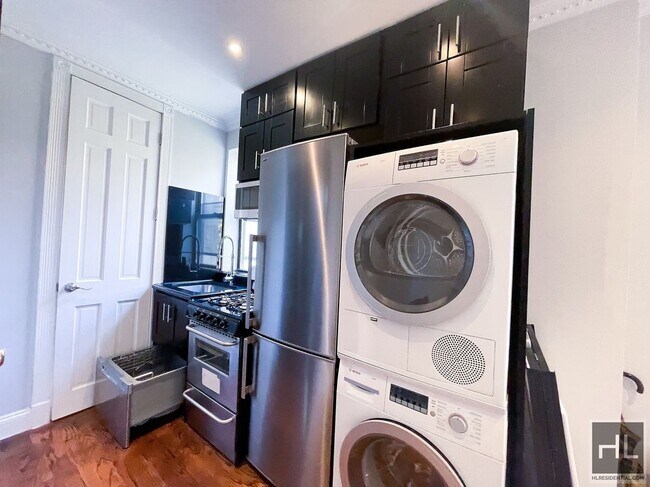 Building Photo - East 105th Street