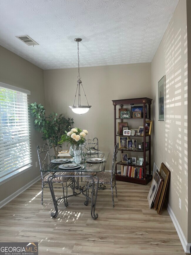 Building Photo - 4911 Walden Lake Square