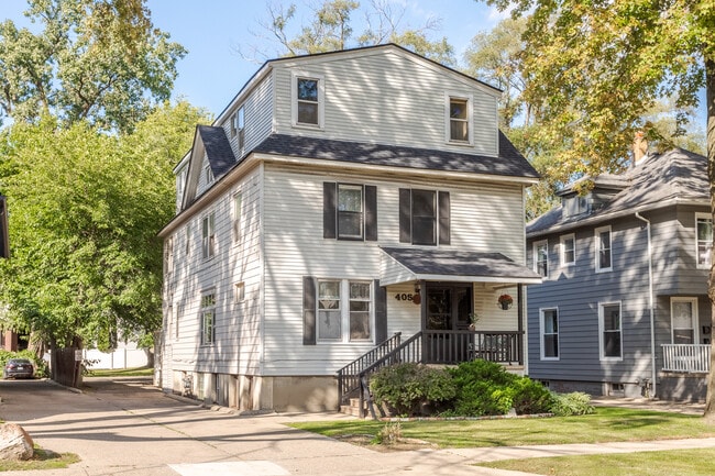 Building Photo - 405 E 6th St
