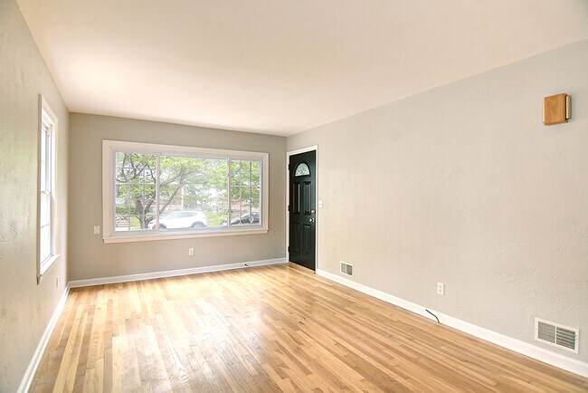 Foto del edificio - 2212 Fauver Ave