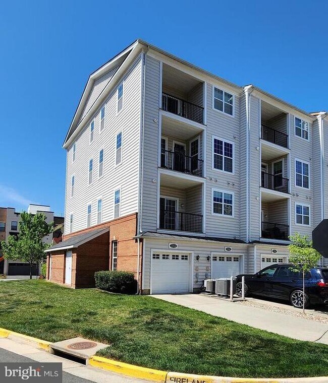 Foto del edificio - 23552 Hopewell Manor Terrace