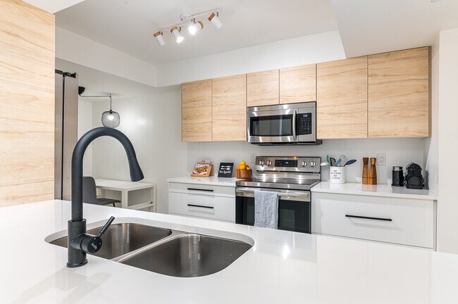 COCINA - 950 Egret Cir