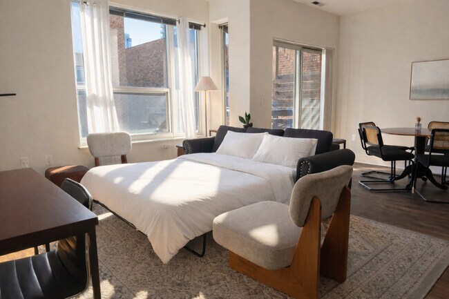 Foto del edificio - 1040 N Cass St