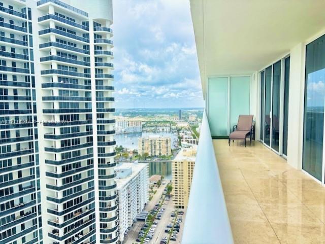 Building Photo - 1830 S Ocean Dr