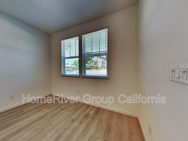 Foto del edificio - 1169 Knox Way