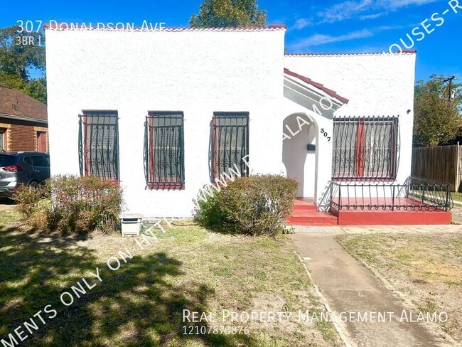 Building Photo - AVAILABLE NOW! Newly Renovated 3 Bedroom /...