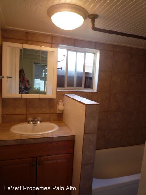 Foto del edificio - 1 br, 1 bath House - 1221 Byron St