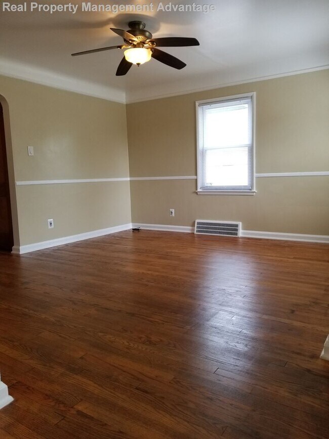 Foto del edificio - Meticulously Maintained 2 Bedrooms and 1.5...