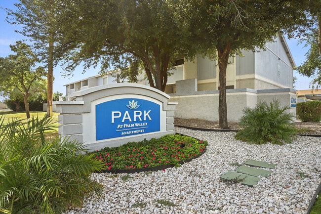 Foto del edificio - Park at Palm Valley