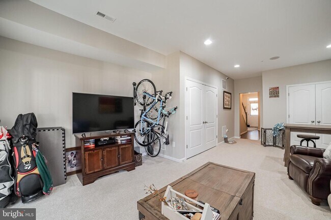 Building Photo - 516 Pebblebrook Ln