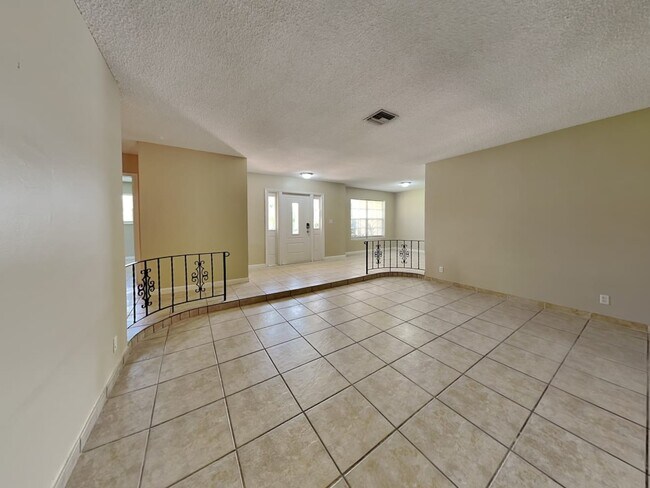 Foto del edificio - 1711 SW 32nd St