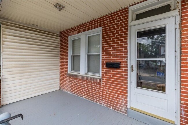 Foto del edificio - 129 Evergreen Ave